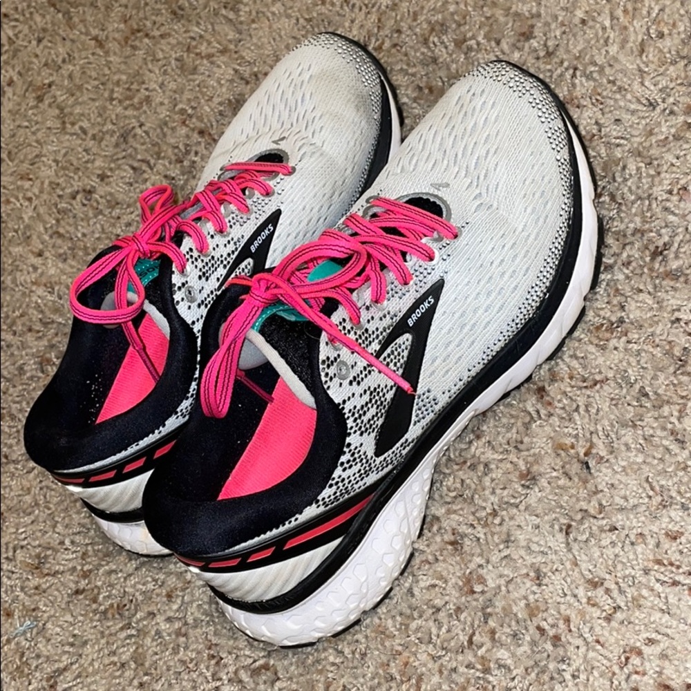 Brooks women’s running shoes